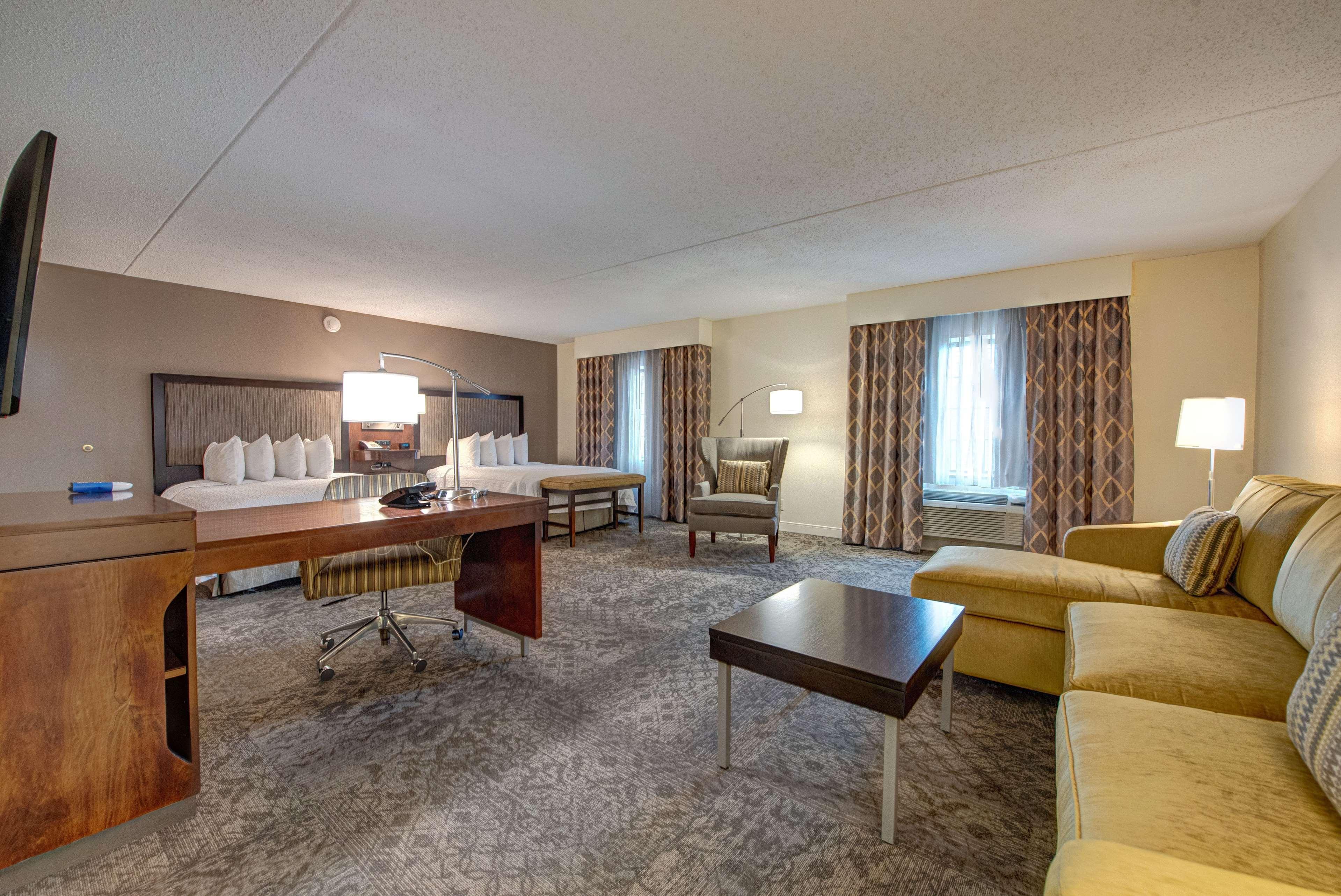 Hampton Inn & Suites By Hilton - Rockville Centre Esterno foto