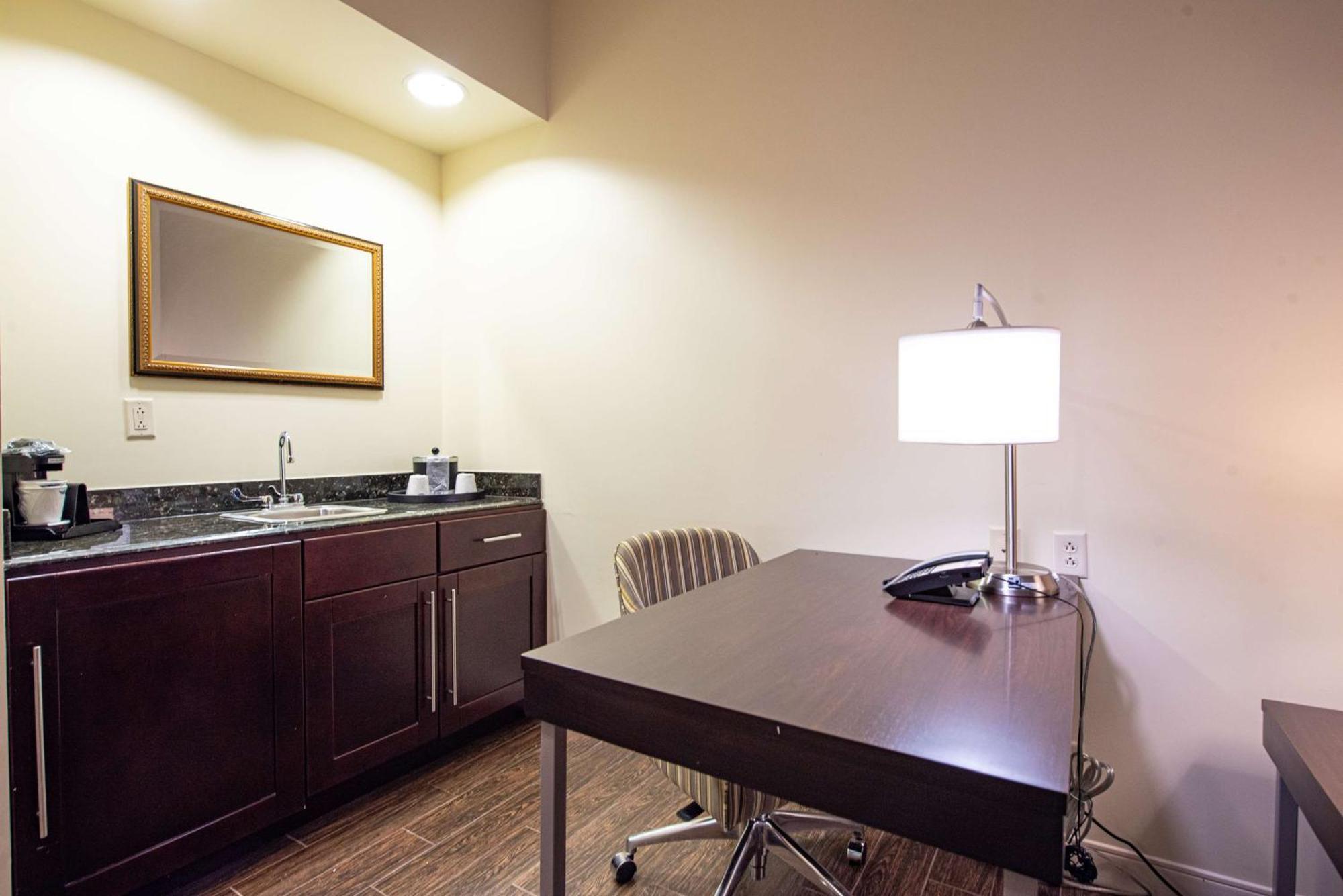 Hampton Inn & Suites By Hilton - Rockville Centre Esterno foto