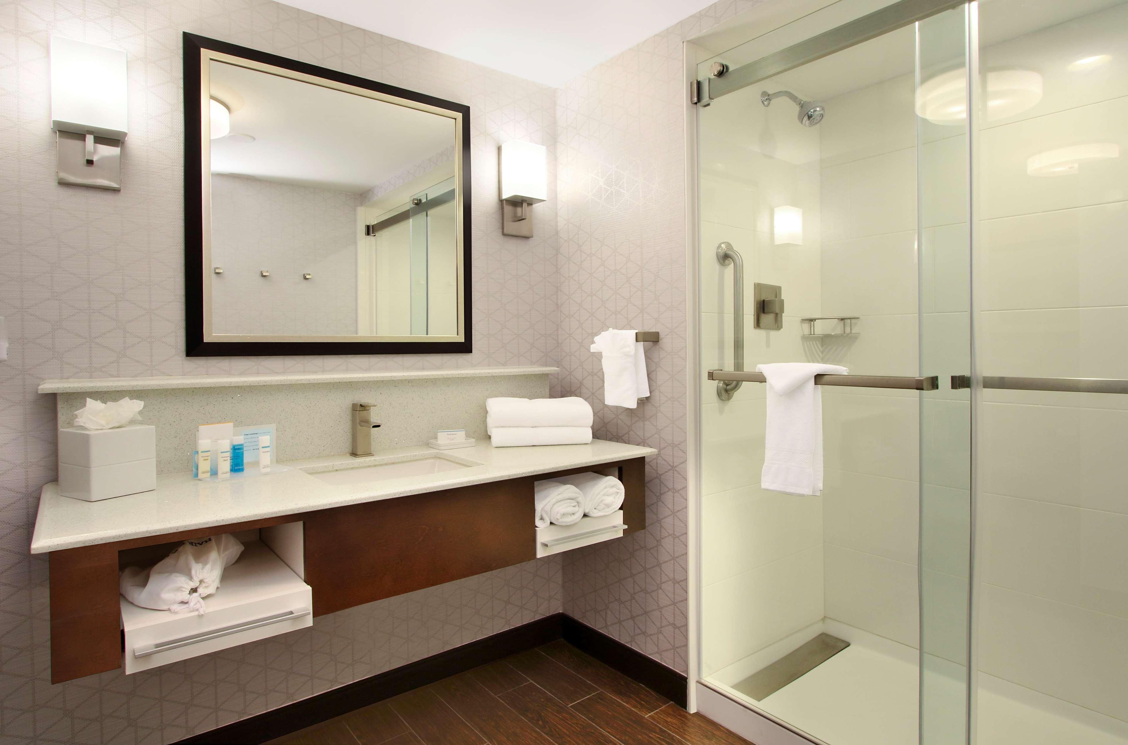 Hampton Inn & Suites By Hilton - Rockville Centre Esterno foto