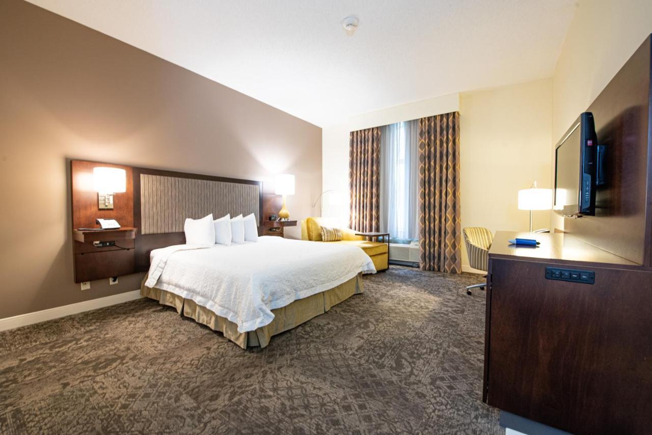 Hampton Inn & Suites By Hilton - Rockville Centre Esterno foto