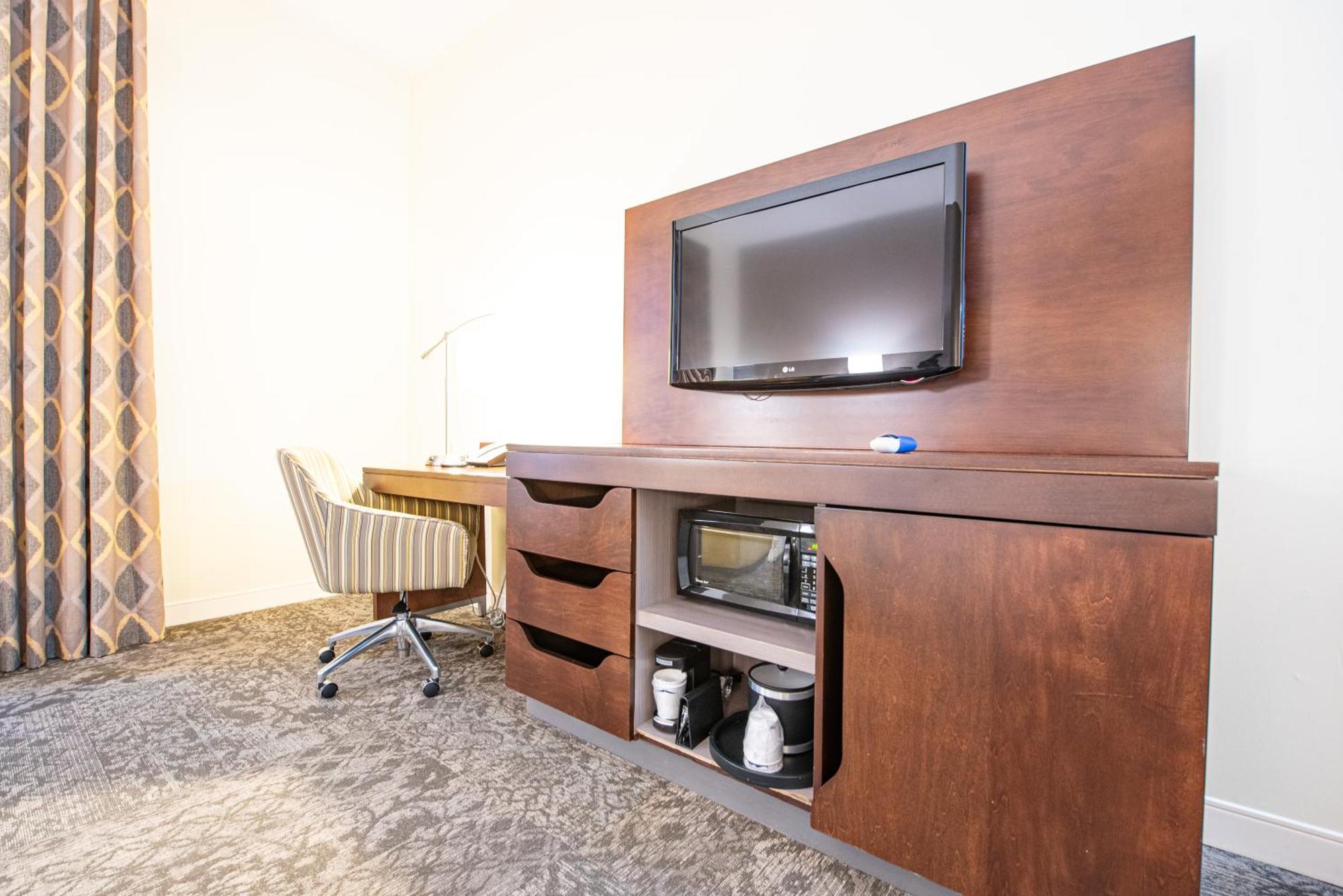 Hampton Inn & Suites By Hilton - Rockville Centre Esterno foto