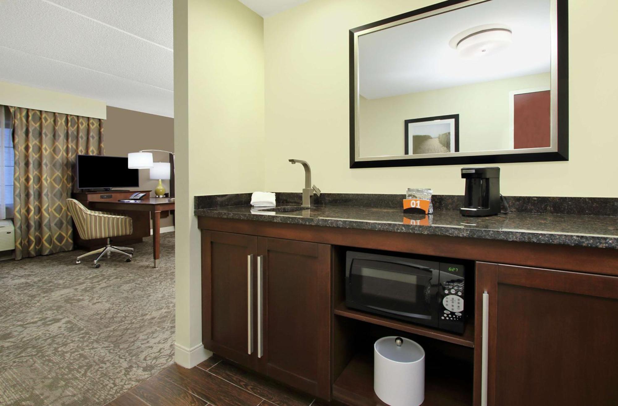 Hampton Inn & Suites By Hilton - Rockville Centre Esterno foto