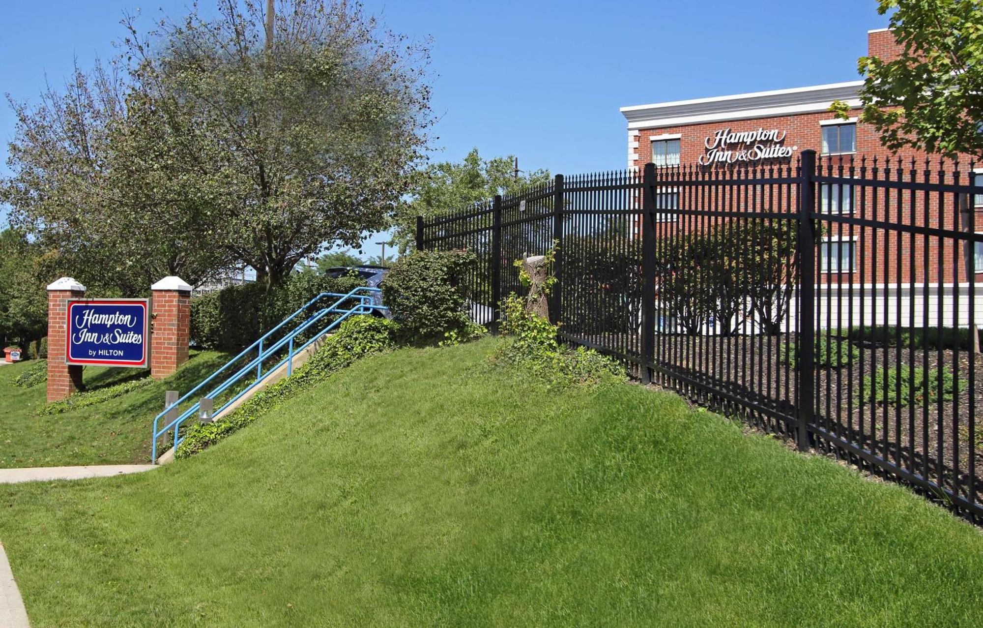 Hampton Inn & Suites By Hilton - Rockville Centre Esterno foto