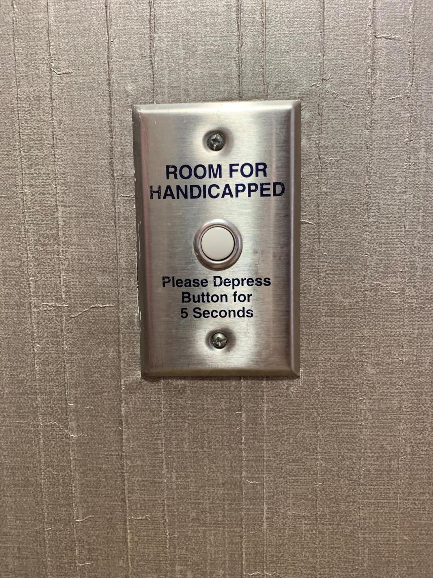 Hampton Inn & Suites By Hilton - Rockville Centre Esterno foto