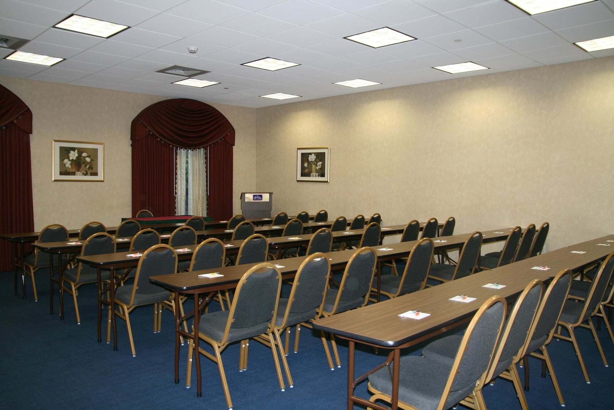 Hampton Inn & Suites By Hilton - Rockville Centre Esterno foto